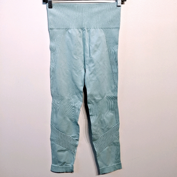 LaSenza Sport Crop Leggings - Picture 3 of 5